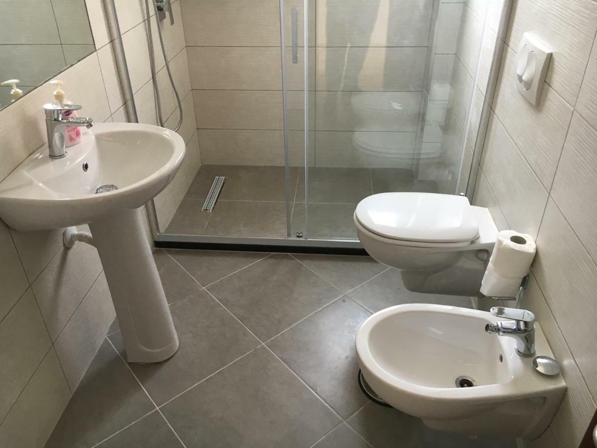 Sunny Beach Apartment Vlora Luaran gambar